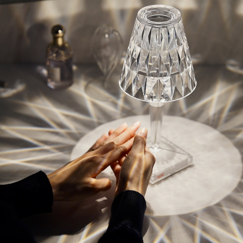 バッテリー｜Kartell｜カルテルオフィシャルサイト｜イタリア製 家具