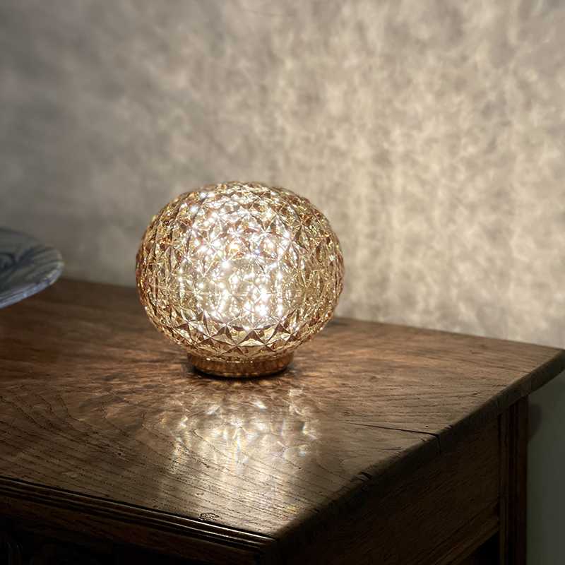 ミニプラネット バッテリー｜Kartell｜カルテルオフィシャルサイト