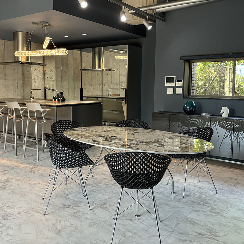 dessoラグ　(パントン　スペースエイジ　ミッドセンチュリー　カルテル） カルテル スペースエイジの商品を使ったおしゃれなインテリア実例