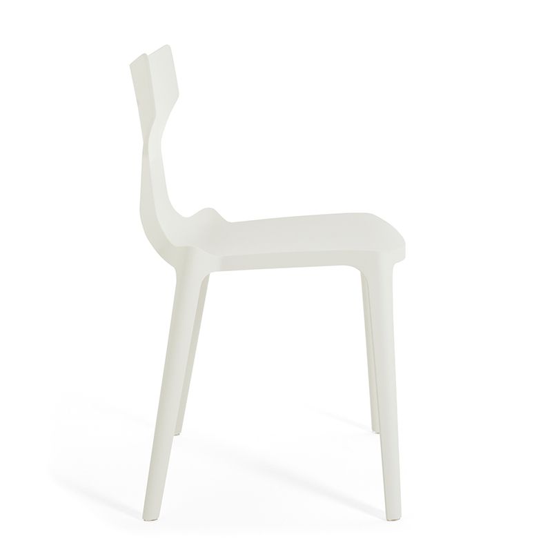 イタリアのブランドKARTELL(カルテル)のAntonio Citterio(アントニオ・チッテリオ)デザインRE CHAIR(リ チェア)です。スタッキングも可能なダイニングチェア。 Re/リ チェア ［Kartell・カルテル／デザイン：アントニオ・チッテリオ