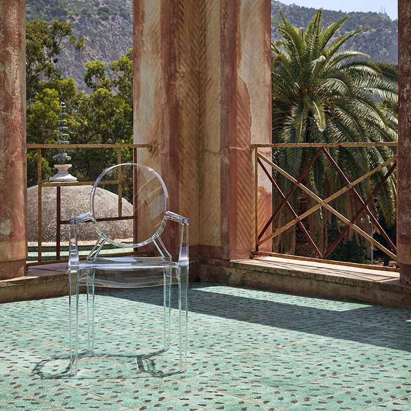 Kartell  カルテル  LOUIS GHOST  ルイゴースト　コンラン　 Kartell - Louis Ghost | Connox