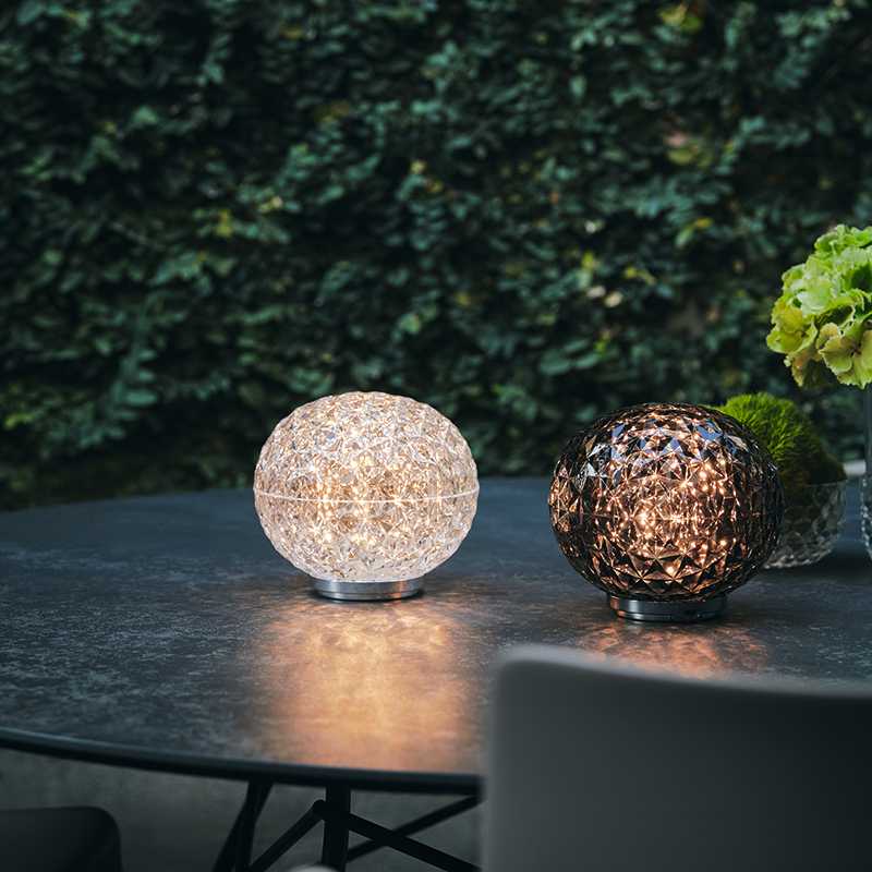 ミニプラネット バッテリー|Kartell|カルテルオフィシャルサイト ミニプラネット バッテリー|Kartell|カルテルオフィシャルサイト