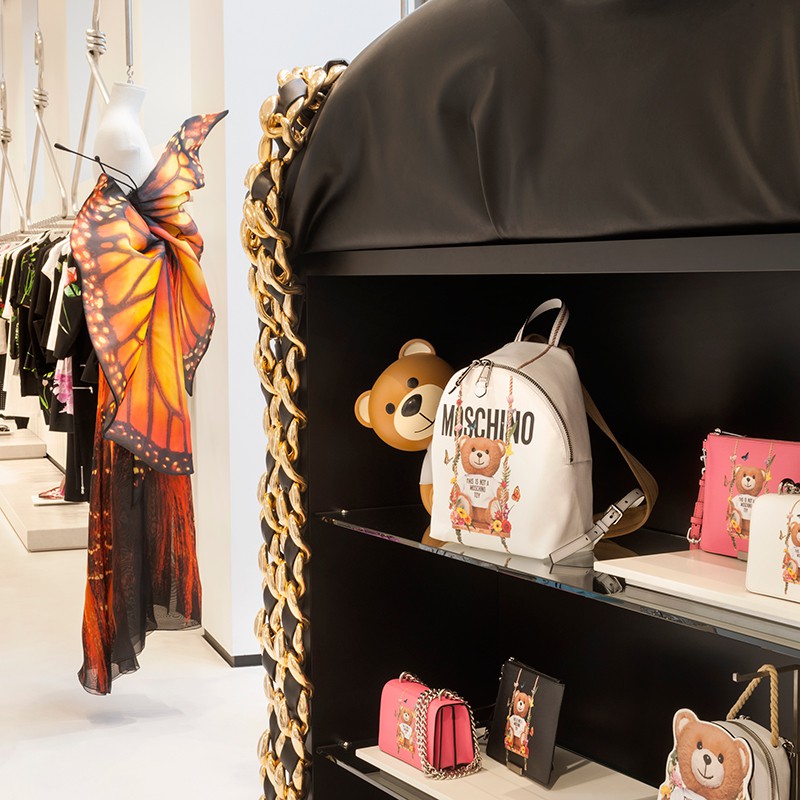 モスキーノ　クマ型ポーチ THIS IS NOT A MOSCHINO TOY トイ｜Kartell｜カルテルオフィシャルサイト｜イタリア製 家具