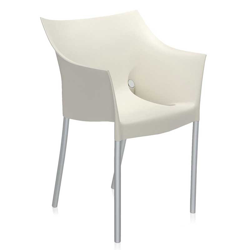 便利！スタッキングできるチェア｜Kartell｜カルテルオフィシャル