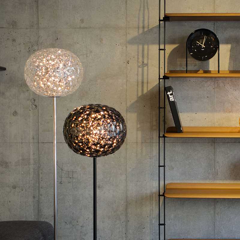 マットブラックシンプルシャンデリアLED付きKartellフランフラン プラネットスタンドハイ｜Kartell｜カルテルオフィシャルサイト